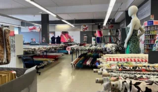  LOCAL COMMERCIAL 355 m² ZONE CO DE LANGUEUX