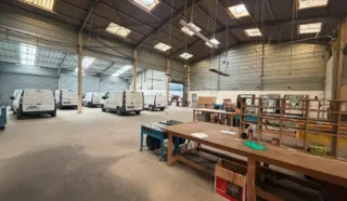  BATIMENT INDÉPENDANT 1090 m² ST JACQUES DE LA LANDE
