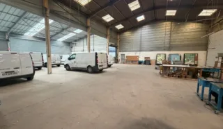  BATIMENT INDÉPENDANT 1090 m² ST JACQUES DE LA LANDE