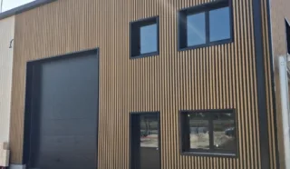  BATIMENT D'ACTIVITES 353 m² KERVIGNAC