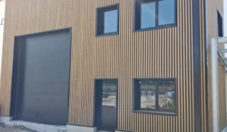  BATIMENT D'ACTIVITES 353 m² KERVIGNAC