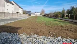 Terrain 892m²