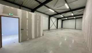  LOCAL ACTIVITÉS ACIGNÉ 160 m²