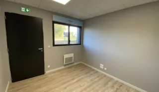  LOCAL ACTIVITÉS ACIGNÉ 160 m²