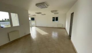  BUREAUX AVEC STOCKAGE 218 m² LANGUIDIC