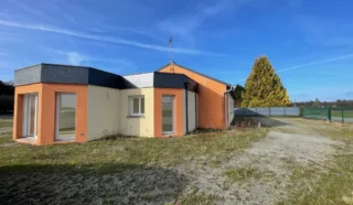  BUREAUX AVEC STOCKAGE 218 m² LANGUIDIC