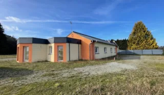  BUREAUX AVEC STOCKAGE 218 m² LANGUIDIC