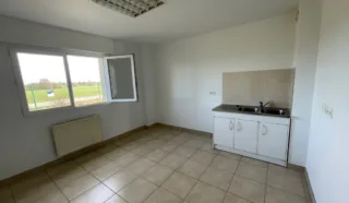  BUREAUX AVEC STOCKAGE 218 m² LANGUIDIC