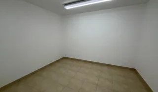  BUREAUX AVEC STOCKAGE 218 m² LANGUIDIC