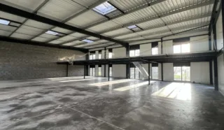  CELLULE D'ACTIVITES MONTAUBAN-DE-BRETAGNE 450 m²