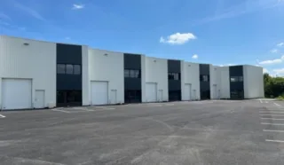  LOCAL D'ACTIVITES PLEUMELEUC 195 m²