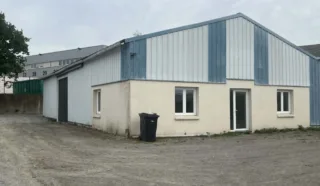  LOCAL D'ACTIVITES VERN-SUR-SEICHE 255 m²