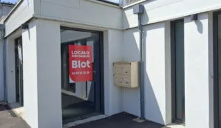  BUREAUX 73 m² TREMEVEN