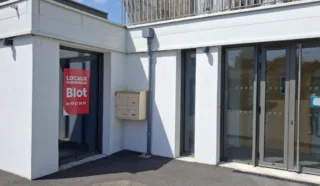  BUREAUX 73 m² TREMEVEN