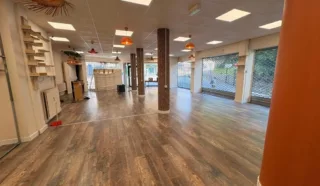 LOCAL COMMERCIAL 148 m² ST BRIEUC