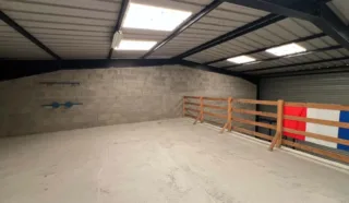  LOCAL D'ACTIVITES VERN-SUR-SEICHE 452 m²