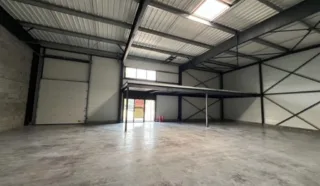  LOCAL D'ACTIVITES SAINT-AUBIN-DU-CORMIER 292 m²