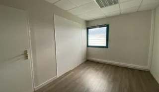  BUREAUX 460 m² DINAN TADEN