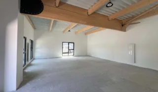  CELLULE D'ACTIVITES LA BOUEXIERE 153 m²