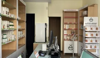  – Local commercial avec belle vitrine – Rennes centre, proche fac de droit