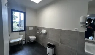  LOCAUX COMMERCIAUX 122 M² VERTOU