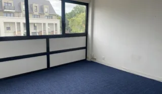  DEUX PLATEAUX DE BUREAUX 33 m² LA RICHARDAIS / DINARD