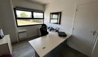  BUREAUX 166 M² BOUGUENAIS