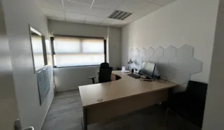  BUREAUX 166 M² BOUGUENAIS