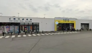  Local commercial de 729 m² disponible immédiatement à Cormontreuil (51)