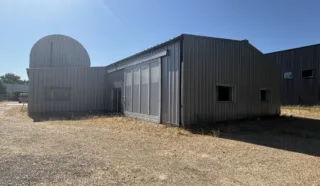  LOCAUX D'ACTIVITÉS 172 M² LA MONTAGNE