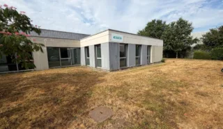  LOCAL D'ACTIVITES SAINT-JACQUES-DE-LA-LANDE 710 m²