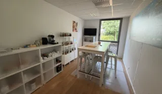  LOCAL D'ACTIVITES SAINT-JACQUES-DE-LA-LANDE 710 m²