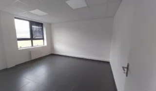  LOCAL PROFESSIONNEL 50 M² PONTIVY