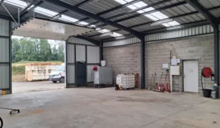  LOCAL D'ACTIVITÉS 176 m² RIEC SUR BELON