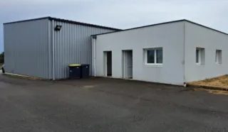  LOCAL D'ACTIVITÉS 176 m² RIEC SUR BELON