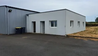  LOCAL D'ACTIVITÉS 176 m² RIEC SUR BELON
