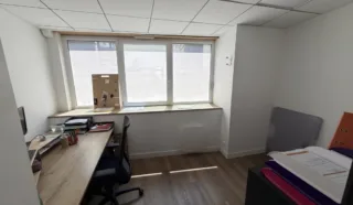  BUREAUX LOCAUX COMMERCIAUX  141 m2 NANTES