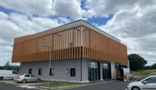  BUREAUX 409 m² LANDIVISIAU