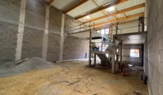  CELLULE D'ACTIVITES SAINT-GILLES 250 m²