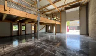  CELLULE D'ACTIVITES SAINT-GILLES 250 m²
