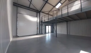  LOCAUX D'ACTIVITÉS 513 M² TRIGNAC