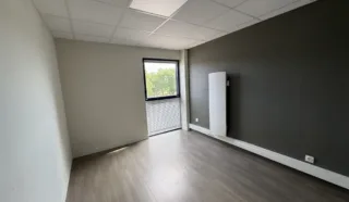  LOCAUX D'ACTIVITES / BUREAUX 340 m² GOUESNOU