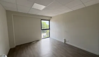  LOCAUX D'ACTIVITES / BUREAUX 340 m² GOUESNOU
