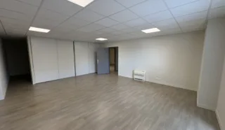  LOCAUX D'ACTIVITES / BUREAUX 340 m² GOUESNOU