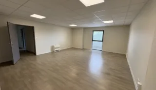  LOCAUX D'ACTIVITES / BUREAUX 340 m² GOUESNOU