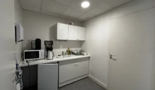  BUREAUX LOCAUX COMMERCIAUX 122 M² NANTES