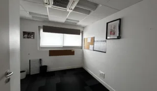  BUREAUX LOCAUX COMMERCIAUX 122 M² NANTES