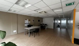  BUREAUX LOCAUX COMMERCIAUX 122 M² NANTES