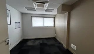  BUREAUX LOCAUX COMMERCIAUX 122 M² NANTES