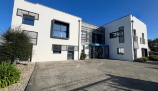  BUREAUX 320 M² COUËRON